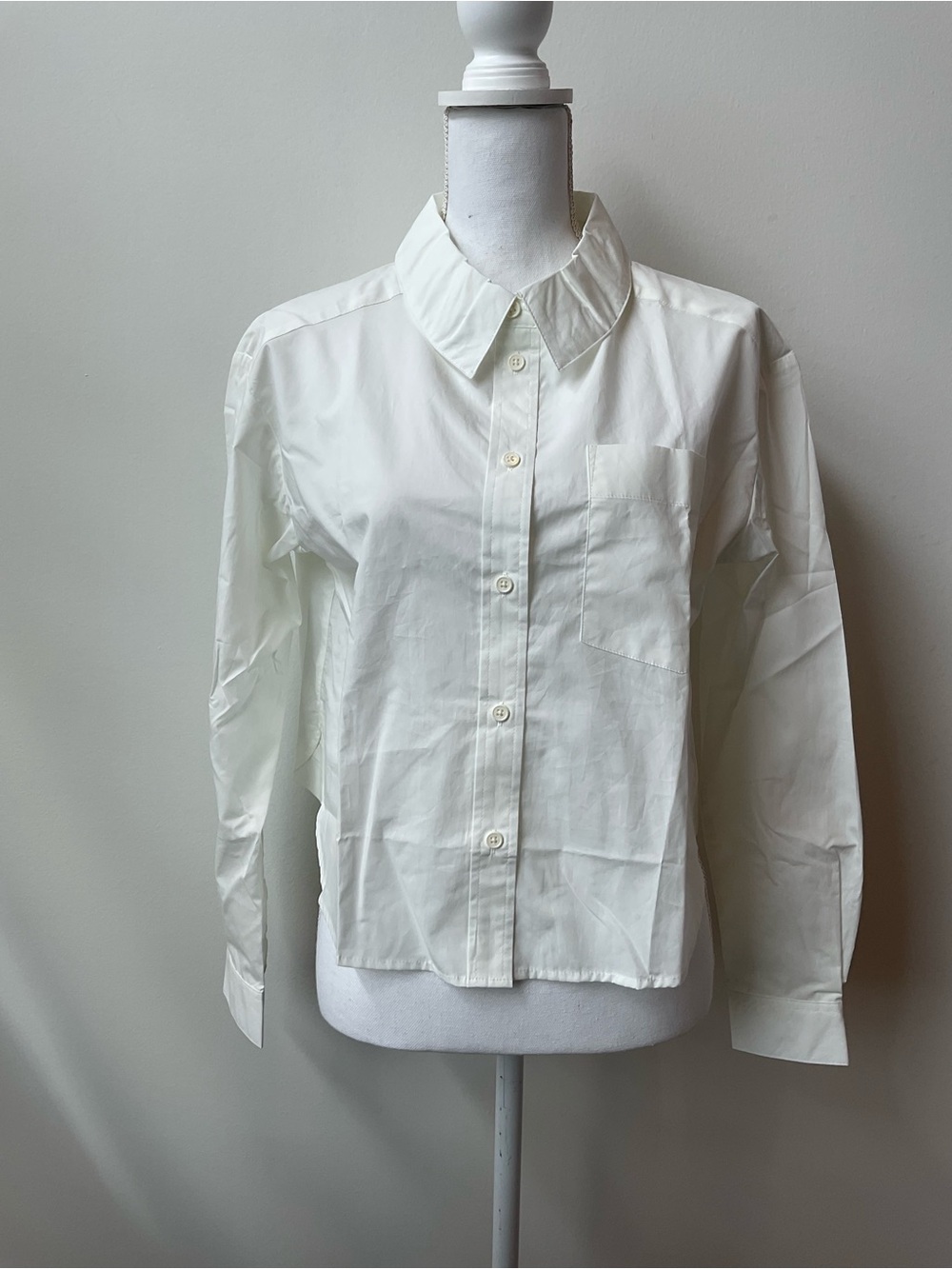 VENUS Women’s White Button-Down Dress Shirt